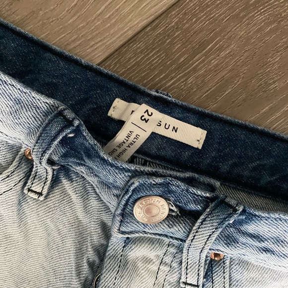 Pacsun ultra high rise tie dye jean short. New without tag. size 23 - Picture 2 of 2